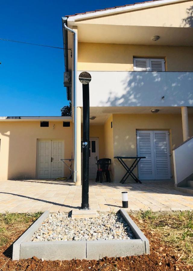 Apartmani Veronika Sukosan Luaran gambar